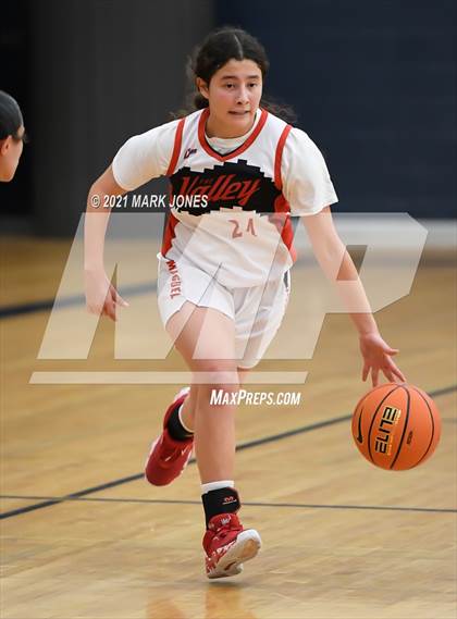 Thumbnail 3 in Mount Miguel vs. Seton Catholic (Nike Tournament of Champions) photogallery.