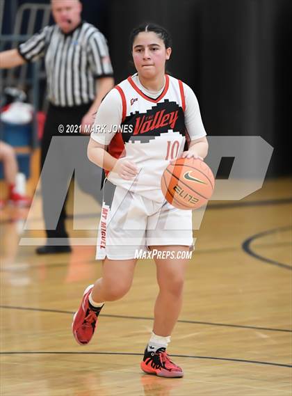 Thumbnail 1 in Mount Miguel vs. Seton Catholic (Nike Tournament of Champions) photogallery.