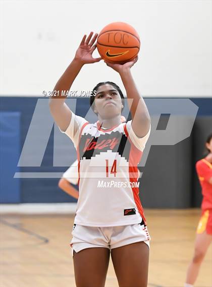 Thumbnail 2 in Mount Miguel vs. Seton Catholic (Nike Tournament of Champions) photogallery.