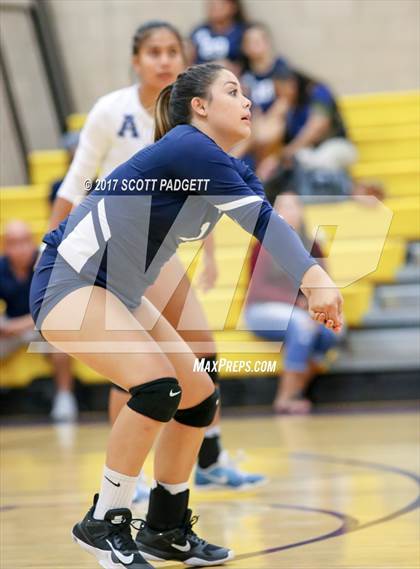 Thumbnail 2 in Aquinas @ Linfield Christian photogallery.