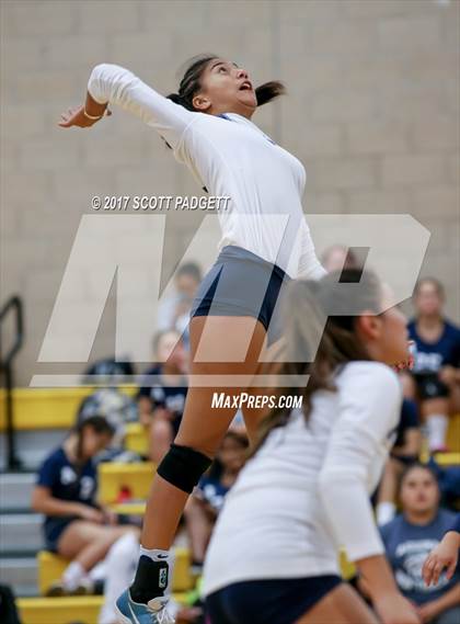 Thumbnail 1 in Aquinas @ Linfield Christian photogallery.