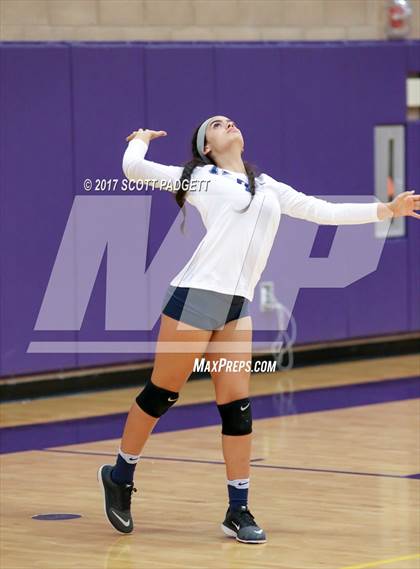 Thumbnail 2 in Aquinas @ Linfield Christian photogallery.