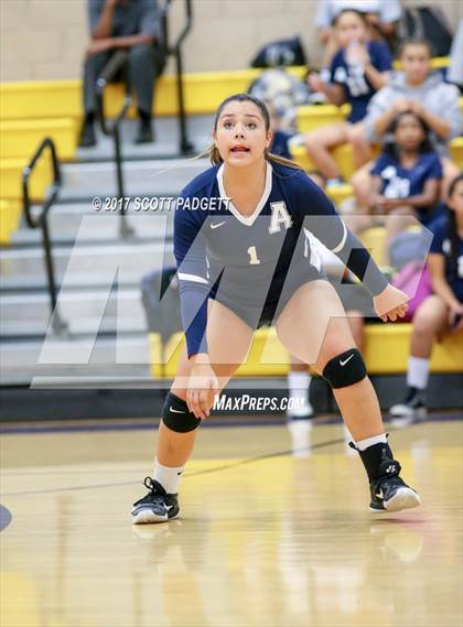 Thumbnail 1 in Aquinas @ Linfield Christian photogallery.