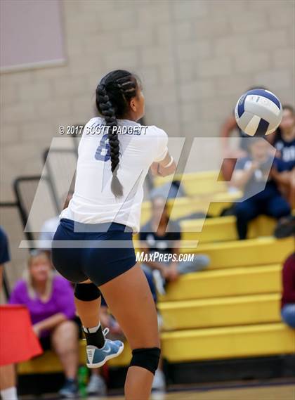 Thumbnail 2 in Aquinas @ Linfield Christian photogallery.