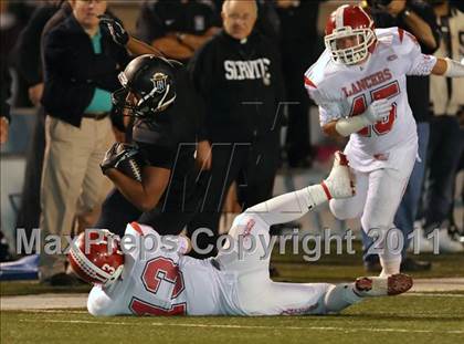 Thumbnail 2 in Orange Lutheran vs. Servite photogallery.