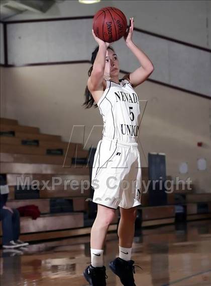 Thumbnail 1 in Nevada Union vs Clovis East (West Coast Jamboree) photogallery.
