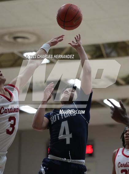 Thumbnail 3 in John Paul II vs. Central Catholic (TAPPS 6A Regional Final) photogallery.