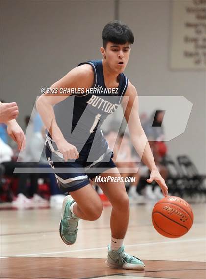Thumbnail 2 in John Paul II vs. Central Catholic (TAPPS 6A Regional Final) photogallery.