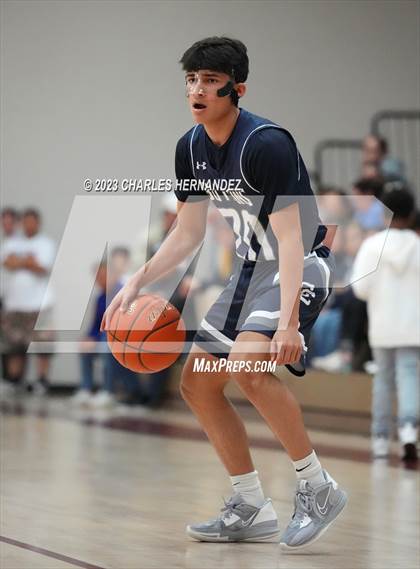 Thumbnail 1 in John Paul II vs. Central Catholic (TAPPS 6A Regional Final) photogallery.