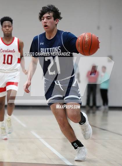 Thumbnail 2 in John Paul II vs. Central Catholic (TAPPS 6A Regional Final) photogallery.
