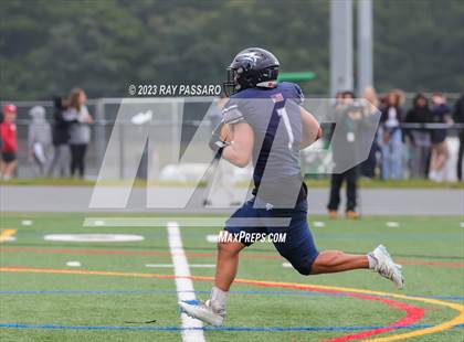 Thumbnail 3 in Half Hollow Hills West vs Eastport-South Manor photogallery.