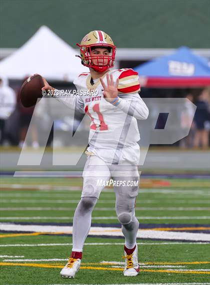 Thumbnail 1 in Half Hollow Hills West vs Eastport-South Manor photogallery.