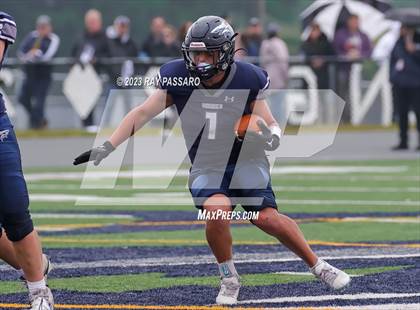 Thumbnail 2 in Half Hollow Hills West vs Eastport-South Manor photogallery.
