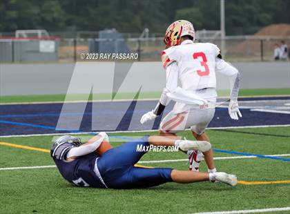 Thumbnail 2 in Half Hollow Hills West vs Eastport-South Manor photogallery.