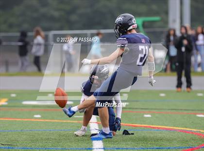 Thumbnail 3 in Half Hollow Hills West vs Eastport-South Manor photogallery.