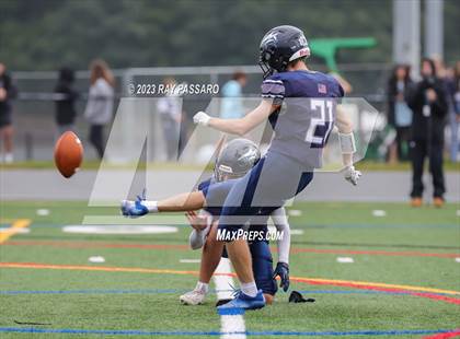Thumbnail 1 in Half Hollow Hills West vs Eastport-South Manor photogallery.