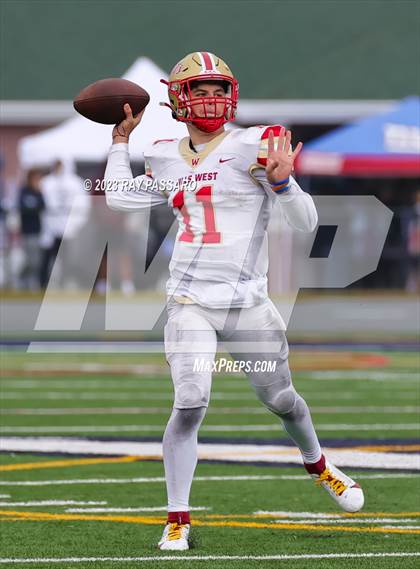 Thumbnail 3 in Half Hollow Hills West vs Eastport-South Manor photogallery.