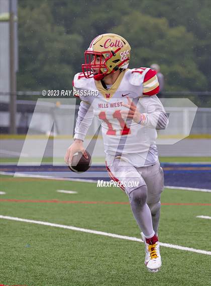 Thumbnail 2 in Half Hollow Hills West vs Eastport-South Manor photogallery.