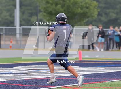 Thumbnail 1 in Half Hollow Hills West vs Eastport-South Manor photogallery.