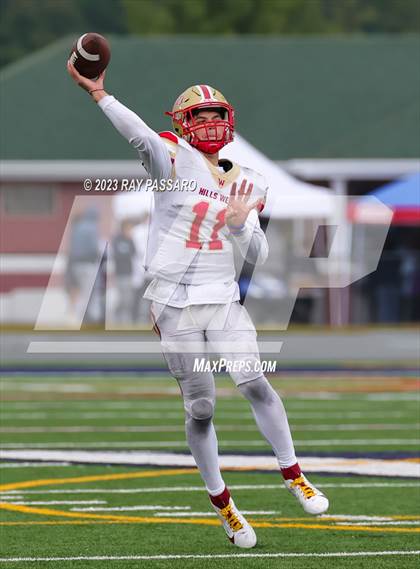 Thumbnail 1 in Half Hollow Hills West vs Eastport-South Manor photogallery.