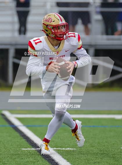 Thumbnail 1 in Half Hollow Hills West vs Eastport-South Manor photogallery.