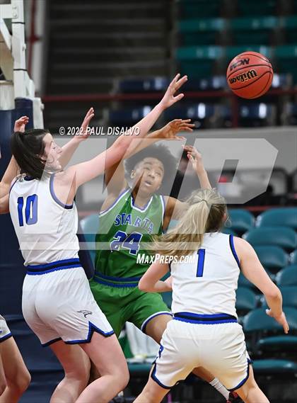 Thumbnail 3 in Doherty vs. Highlands Ranch (CHSAA 5A Great 8) photogallery.