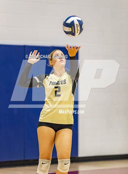 Thumbnail 1 in Vidor vs Hamshire-Fannett (Hardin-Jefferson Varsity Tournament) photogallery.