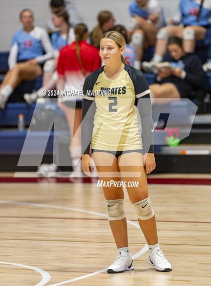 Thumbnail 2 in Vidor vs Hamshire-Fannett (Hardin-Jefferson Varsity Tournament) photogallery.