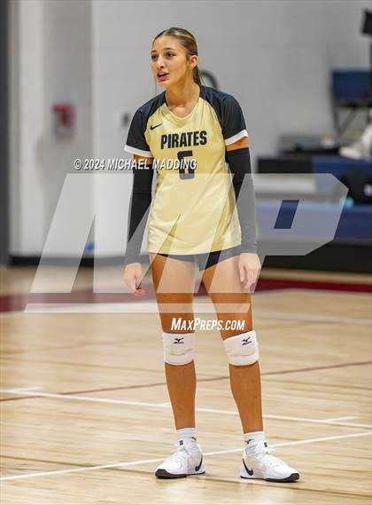 Thumbnail 3 in Vidor vs Hamshire-Fannett (Hardin-Jefferson Varsity Tournament) photogallery.