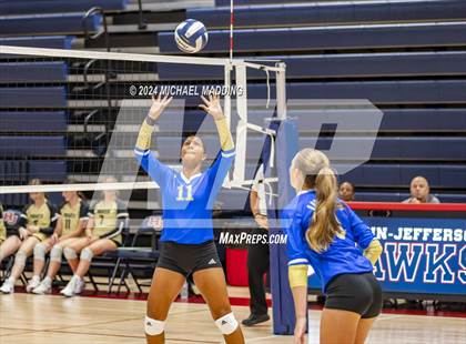 Thumbnail 3 in Vidor vs Hamshire-Fannett (Hardin-Jefferson Varsity Tournament) photogallery.