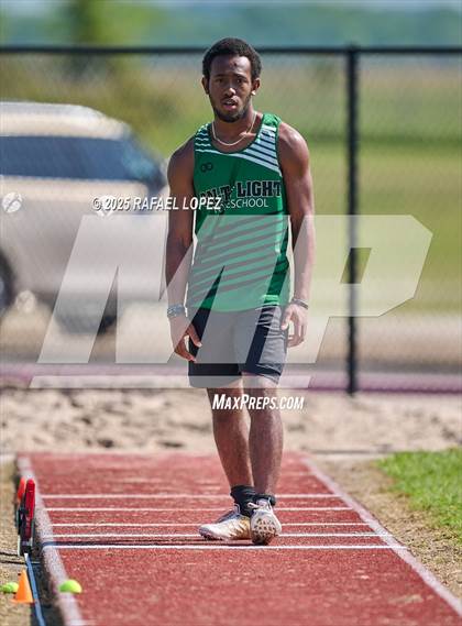 Thumbnail 1 in Lake Houston Conquerors Invitational (Triple Jump) photogallery.