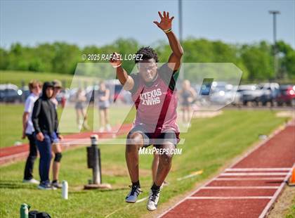 Thumbnail 3 in Lake Houston Conquerors Invitational (Triple Jump) photogallery.