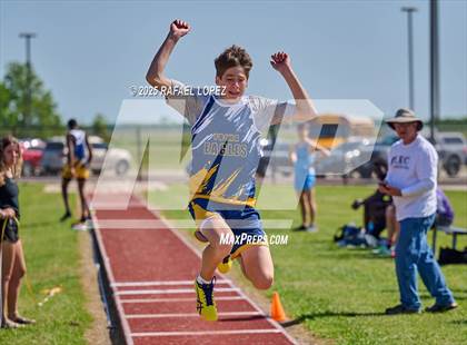 Thumbnail 1 in Lake Houston Conquerors Invitational (Triple Jump) photogallery.