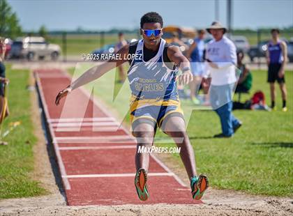 Thumbnail 1 in Lake Houston Conquerors Invitational (Triple Jump) photogallery.