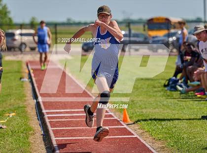 Thumbnail 3 in Lake Houston Conquerors Invitational (Triple Jump) photogallery.