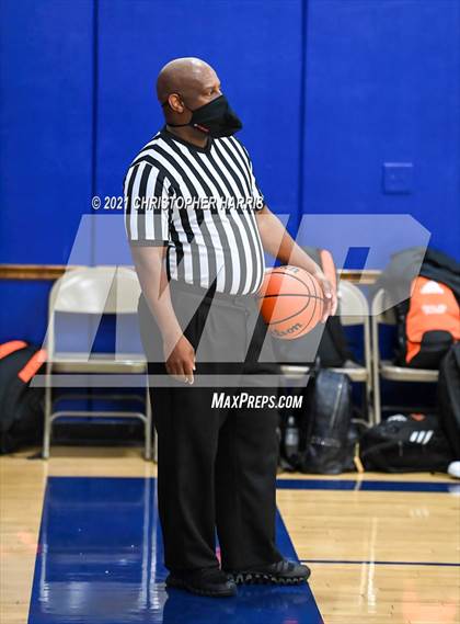 Thumbnail 3 in St. Pius X-St. Matthias Academy vs. Beverly Hills photogallery.