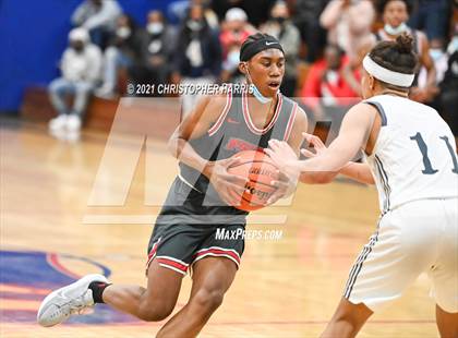 Thumbnail 2 in St. Pius X-St. Matthias Academy vs. Beverly Hills photogallery.