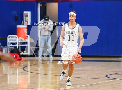 Thumbnail 3 in St. Pius X-St. Matthias Academy vs. Beverly Hills photogallery.
