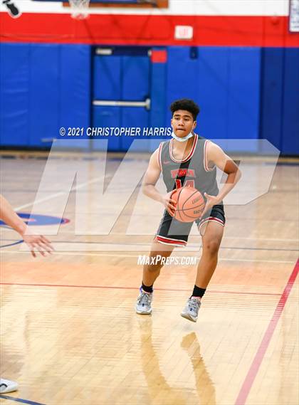 Thumbnail 1 in St. Pius X-St. Matthias Academy vs. Beverly Hills photogallery.