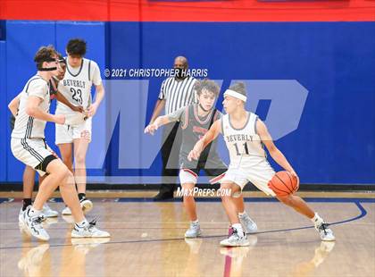 Thumbnail 3 in St. Pius X-St. Matthias Academy vs. Beverly Hills photogallery.