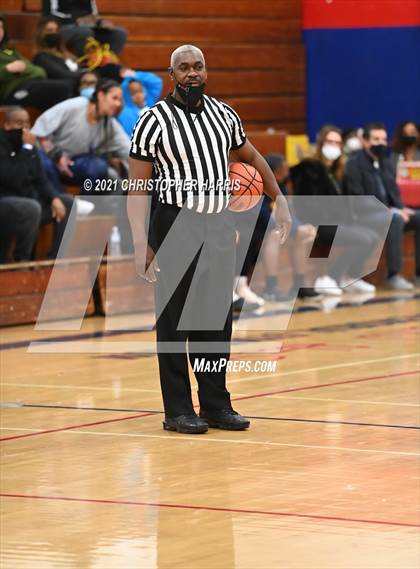 Thumbnail 2 in St. Pius X-St. Matthias Academy vs. Beverly Hills photogallery.
