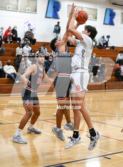Thumbnail 2 in St. Pius X-St. Matthias Academy vs. Beverly Hills photogallery.