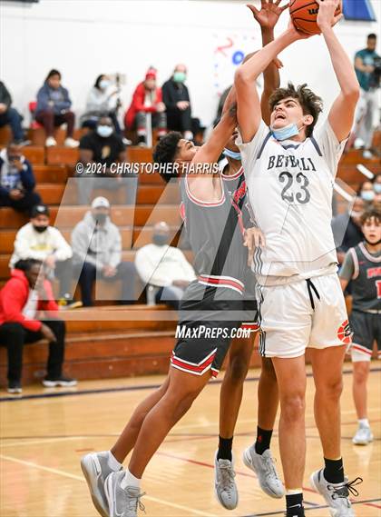 Thumbnail 2 in St. Pius X-St. Matthias Academy vs. Beverly Hills photogallery.