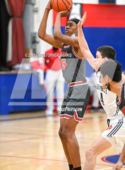 Thumbnail 2 in St. Pius X-St. Matthias Academy vs. Beverly Hills photogallery.