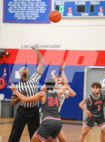 Thumbnail 2 in St. Pius X-St. Matthias Academy vs. Beverly Hills photogallery.