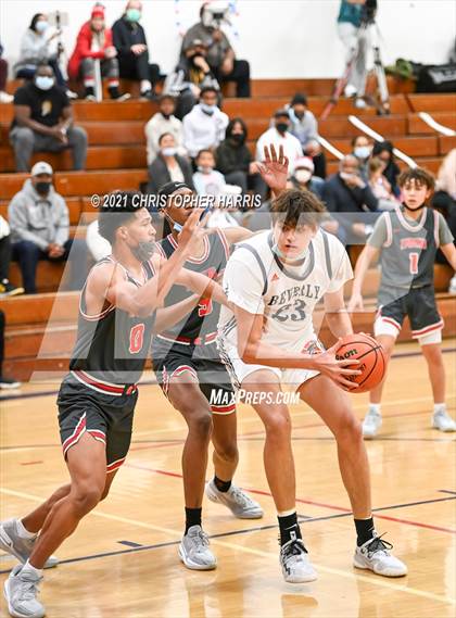 Thumbnail 3 in St. Pius X-St. Matthias Academy vs. Beverly Hills photogallery.