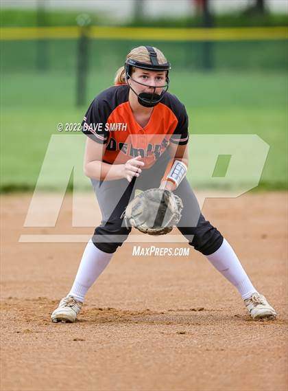 Thumbnail 2 in Regina vs Washington (Varsity Classic) photogallery.