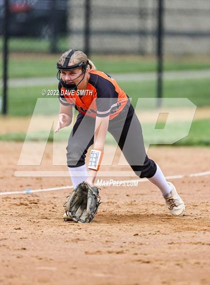 Thumbnail 3 in Regina vs Washington (Varsity Classic) photogallery.
