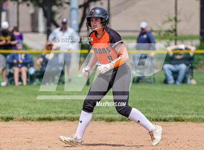 Thumbnail 1 in Regina vs Washington (Varsity Classic) photogallery.