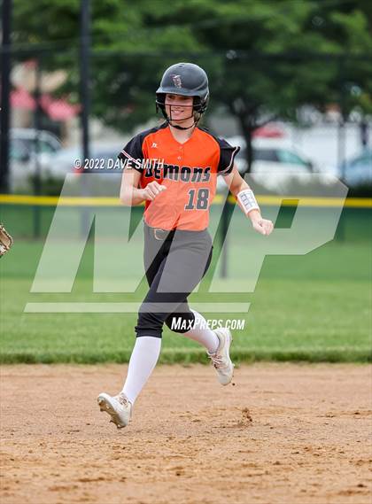 Thumbnail 1 in Regina vs Washington (Varsity Classic) photogallery.